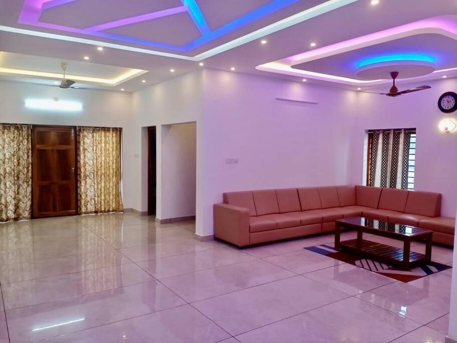 Spacious & Comfortable ! *