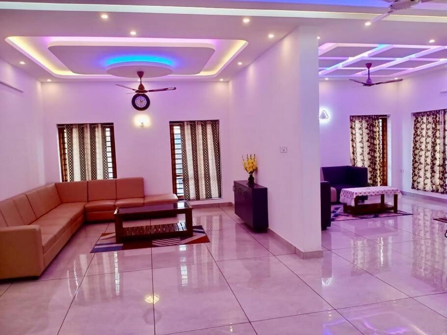 Holiday home Spacious & Comfortable !