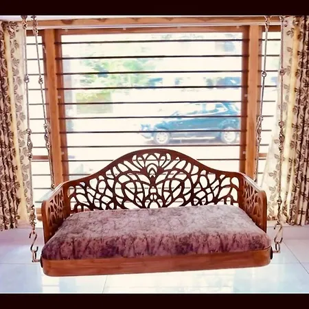 Spacious & Comfortable Home Stay ! Thrissur Exterior photo
