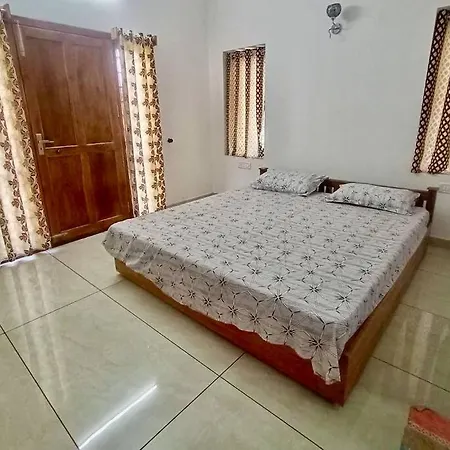 Spacious & Comfortable Home Stay ! Thrissur Exterior photo