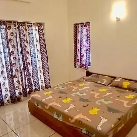 Spacious & Comfortable Home Stay ! Thrissur Exterior photo