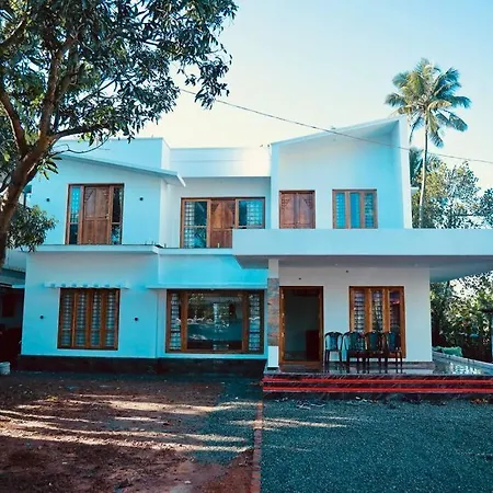Spacious & Comfortable Home Stay ! Thrissur Exterior photo